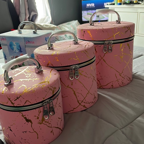 New set 3 box cosmetic with their mirror